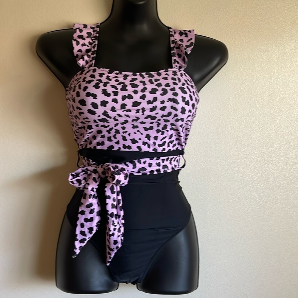 Show your beauty on the beach swim suit